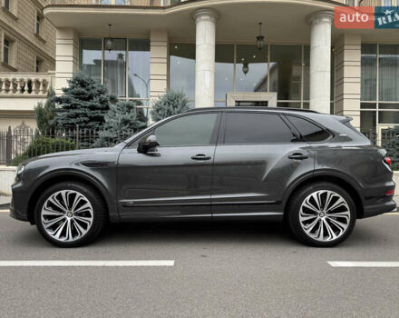 Сірий Бентлі Бентайга, об'ємом двигуна 4 л та пробігом 170 тис. км за 159900 $, фото 5 на Automoto.ua