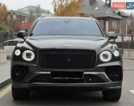 Сірий Бентлі Бентайга, об'ємом двигуна 4 л та пробігом 170 тис. км за 159900 $, фото 1 на Automoto.ua
