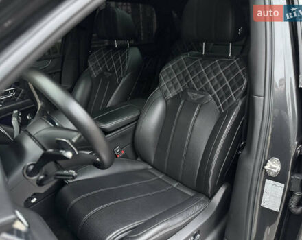 Сірий Бентлі Бентайга, об'ємом двигуна 4 л та пробігом 170 тис. км за 159900 $, фото 14 на Automoto.ua