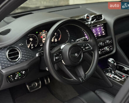 Сірий Бентлі Бентайга, об'ємом двигуна 4 л та пробігом 170 тис. км за 159900 $, фото 15 на Automoto.ua