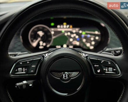Сірий Бентлі Бентайга, об'ємом двигуна 4 л та пробігом 170 тис. км за 159900 $, фото 36 на Automoto.ua