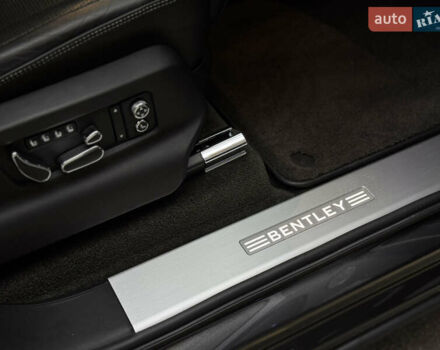 Сірий Бентлі Бентайга, об'ємом двигуна 4 л та пробігом 170 тис. км за 159900 $, фото 19 на Automoto.ua
