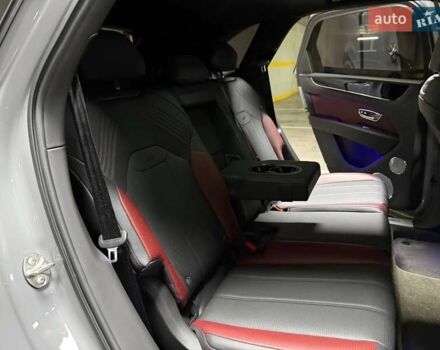 Серый Бентли Бентайга, объемом двигателя 4 л и пробегом 25 тыс. км за 197500 $, фото 98 на Automoto.ua