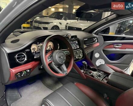 Серый Бентли Бентайга, объемом двигателя 4 л и пробегом 25 тыс. км за 197500 $, фото 56 на Automoto.ua