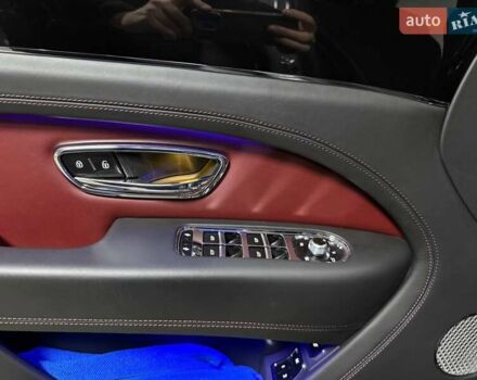 Серый Бентли Бентайга, объемом двигателя 4 л и пробегом 25 тыс. км за 197500 $, фото 43 на Automoto.ua