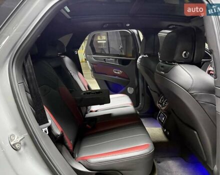Серый Бентли Бентайга, объемом двигателя 4 л и пробегом 25 тыс. км за 197500 $, фото 97 на Automoto.ua