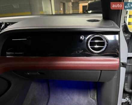 Серый Бентли Бентайга, объемом двигателя 4 л и пробегом 25 тыс. км за 197500 $, фото 141 на Automoto.ua