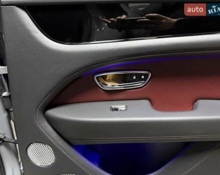 Серый Бентли Бентайга, объемом двигателя 4 л и пробегом 25 тыс. км за 197500 $, фото 104 на Automoto.ua