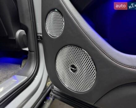 Серый Бентли Бентайга, объемом двигателя 4 л и пробегом 25 тыс. км за 197500 $, фото 103 на Automoto.ua