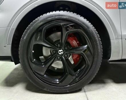 Серый Бентли Бентайга, объемом двигателя 4 л и пробегом 25 тыс. км за 197500 $, фото 26 на Automoto.ua