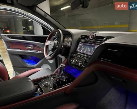Серый Бентли Бентайга, объемом двигателя 4 л и пробегом 25 тыс. км за 197500 $, фото 130 на Automoto.ua