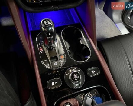 Серый Бентли Бентайга, объемом двигателя 4 л и пробегом 25 тыс. км за 197500 $, фото 126 на Automoto.ua