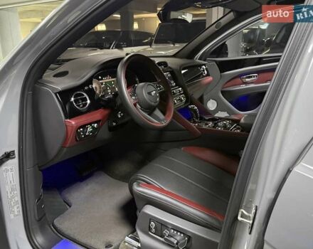 Серый Бентли Бентайга, объемом двигателя 4 л и пробегом 25 тыс. км за 197500 $, фото 57 на Automoto.ua