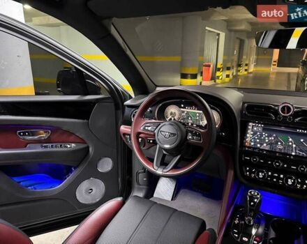 Серый Бентли Бентайга, объемом двигателя 4 л и пробегом 25 тыс. км за 197500 $, фото 107 на Automoto.ua