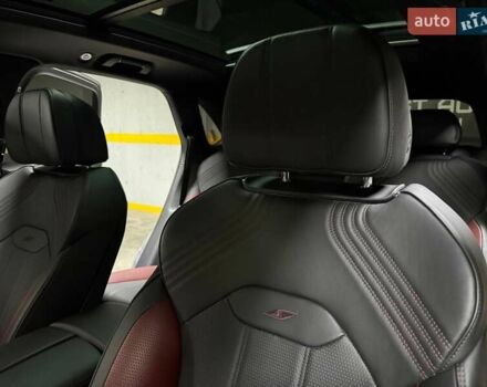 Серый Бентли Бентайга, объемом двигателя 4 л и пробегом 25 тыс. км за 197500 $, фото 62 на Automoto.ua