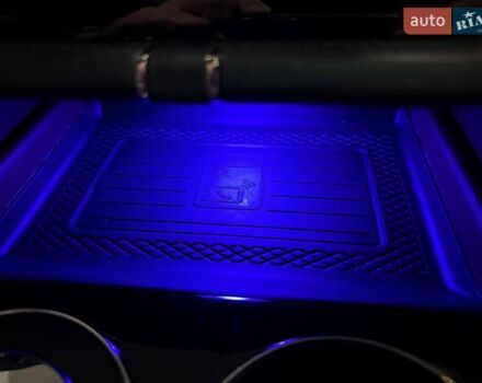 Серый Бентли Бентайга, объемом двигателя 4 л и пробегом 25 тыс. км за 197500 $, фото 127 на Automoto.ua