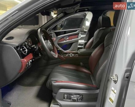 Серый Бентли Бентайга, объемом двигателя 4 л и пробегом 25 тыс. км за 197500 $, фото 58 на Automoto.ua