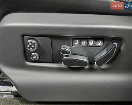 Серый Бентли Бентайга, объемом двигателя 4 л и пробегом 25 тыс. км за 197500 $, фото 64 на Automoto.ua