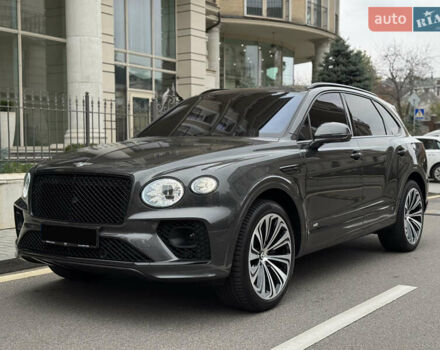 Серый Бентли Бентайга, объемом двигателя 4 л и пробегом 170 тыс. км за 159900 $, фото 1 на Automoto.ua