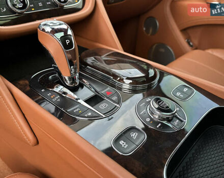 Бентли Бентайга 2016 в Киеве на Automoto.ua Синий Бентли Бентайга, объемом двигателя 6 л и пробегом 131 тыс. км за 85000 $, фото 47 на Automoto.ua