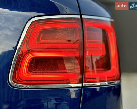 Бентли Бентайга 2016 в Киеве на Automoto.ua Синий Бентли Бентайга, объемом двигателя 6 л и пробегом 131 тыс. км за 85000 $, фото 26 на Automoto.ua