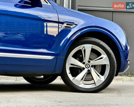 Бентли Бентайга 2016 в Киеве на Automoto.ua Синий Бентли Бентайга, объемом двигателя 6 л и пробегом 131 тыс. км за 85000 $, фото 15 на Automoto.ua