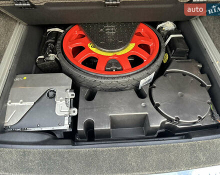 Бентли Бентайга 2016 в Киеве на Automoto.ua Синий Бентли Бентайга, объемом двигателя 6 л и пробегом 131 тыс. км за 85000 $, фото 30 на Automoto.ua