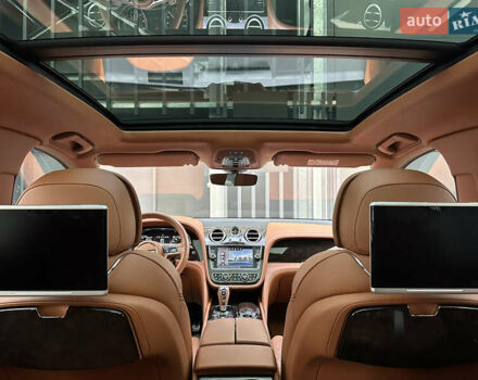 Бентли Бентайга 2016 в Киеве на Automoto.ua Синий Бентли Бентайга, объемом двигателя 6 л и пробегом 131 тыс. км за 85000 $, фото 34 на Automoto.ua