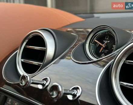 Бентли Бентайга 2016 в Киеве на Automoto.ua Синий Бентли Бентайга, объемом двигателя 6 л и пробегом 131 тыс. км за 85000 $, фото 55 на Automoto.ua