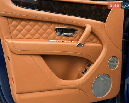 Бентли Бентайга 2016 в Киеве на Automoto.ua Синий Бентли Бентайга, объемом двигателя 6 л и пробегом 131 тыс. км за 85000 $, фото 65 на Automoto.ua