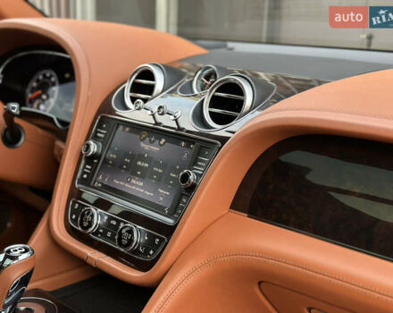 Бентли Бентайга 2016 в Киеве на Automoto.ua Синий Бентли Бентайга, объемом двигателя 6 л и пробегом 131 тыс. км за 85000 $, фото 53 на Automoto.ua