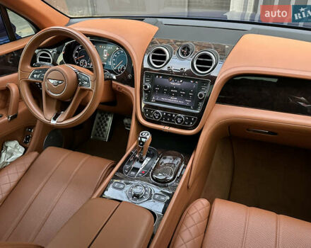 Бентли Бентайга 2016 в Киеве на Automoto.ua Синий Бентли Бентайга, объемом двигателя 6 л и пробегом 131 тыс. км за 85000 $, фото 51 на Automoto.ua