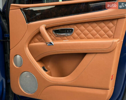 Бентли Бентайга 2016 в Киеве на Automoto.ua Синий Бентли Бентайга, объемом двигателя 6 л и пробегом 131 тыс. км за 85000 $, фото 67 на Automoto.ua