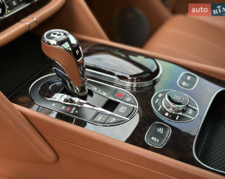 Бентли Бентайга 2016 в Киеве на Automoto.ua Синий Бентли Бентайга, объемом двигателя 6 л и пробегом 131 тыс. км за 85000 $, фото 56 на Automoto.ua