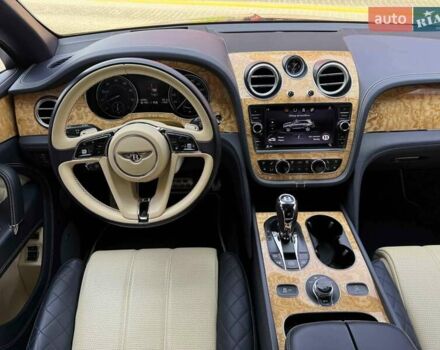 Синий Бентли Бентайга, объемом двигателя 6 л и пробегом 66 тыс. км за 129900 $, фото 49 на Automoto.ua