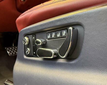 Синий Бентли Бентайга, объемом двигателя 3.96 л и пробегом 110 тыс. км за 140000 $, фото 8 на Automoto.ua