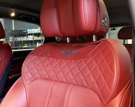 Синий Бентли Бентайга, объемом двигателя 3.96 л и пробегом 110 тыс. км за 140000 $, фото 17 на Automoto.ua