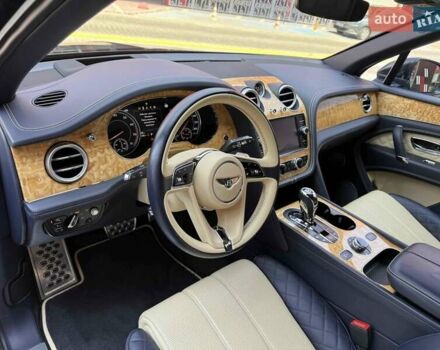 Синий Бентли Бентайга, объемом двигателя 6 л и пробегом 66 тыс. км за 129900 $, фото 20 на Automoto.ua