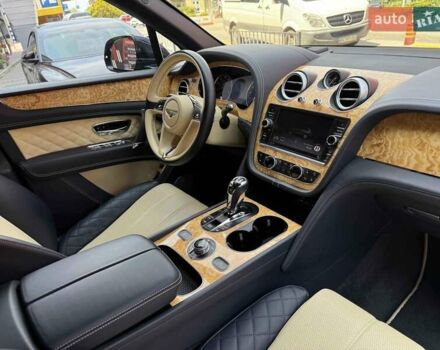 Синий Бентли Бентайга, объемом двигателя 6 л и пробегом 66 тыс. км за 129900 $, фото 60 на Automoto.ua