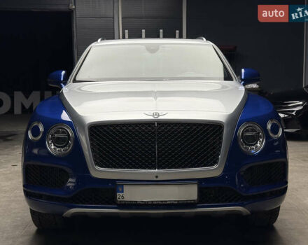 Синий Бентли Бентайга, объемом двигателя 3.96 л и пробегом 110 тыс. км за 140000 $, фото 5 на Automoto.ua