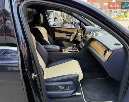 Синий Бентли Бентайга, объемом двигателя 6 л и пробегом 66 тыс. км за 129900 $, фото 56 на Automoto.ua