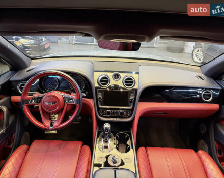 Синий Бентли Бентайга, объемом двигателя 3.96 л и пробегом 110 тыс. км за 140000 $, фото 10 на Automoto.ua