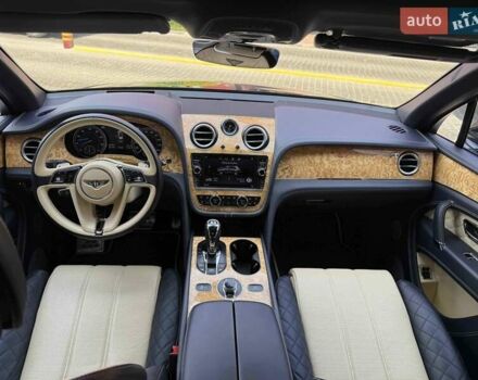 Синий Бентли Бентайга, объемом двигателя 6 л и пробегом 66 тыс. км за 129900 $, фото 48 на Automoto.ua