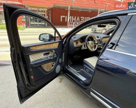 Синий Бентли Бентайга, объемом двигателя 6 л и пробегом 66 тыс. км за 129900 $, фото 12 на Automoto.ua