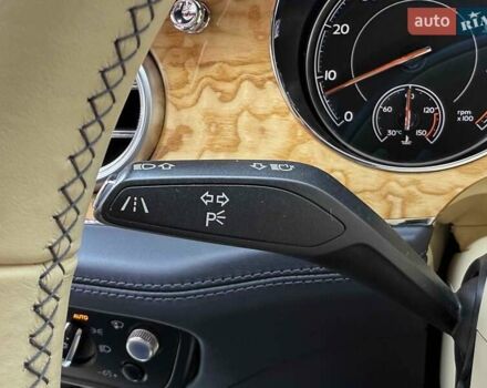 Синий Бентли Бентайга, объемом двигателя 6 л и пробегом 66 тыс. км за 129900 $, фото 25 на Automoto.ua