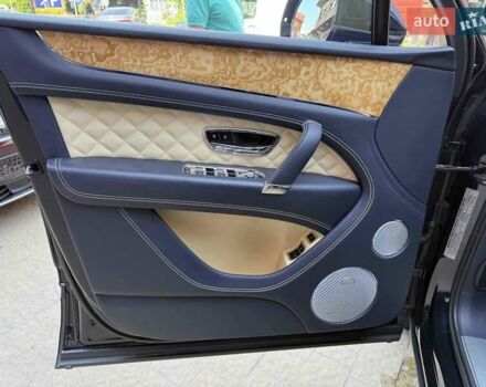 Синий Бентли Бентайга, объемом двигателя 6 л и пробегом 66 тыс. км за 129900 $, фото 13 на Automoto.ua