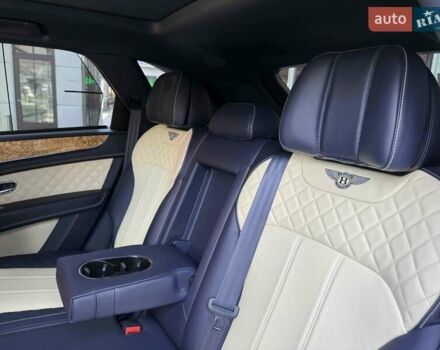 Синий Бентли Бентайга, объемом двигателя 6 л и пробегом 66 тыс. км за 129900 $, фото 45 на Automoto.ua