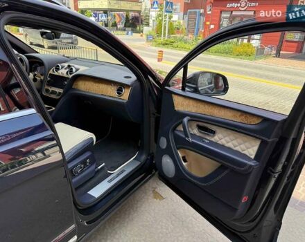 Синий Бентли Бентайга, объемом двигателя 6 л и пробегом 66 тыс. км за 129900 $, фото 54 на Automoto.ua