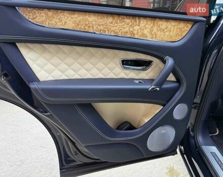 Синий Бентли Бентайга, объемом двигателя 6 л и пробегом 66 тыс. км за 129900 $, фото 39 на Automoto.ua