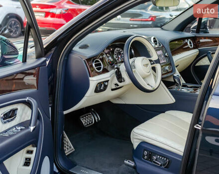 Бентли Бентайга 2019 в Киеве на Automoto.ua Синий Бентли Бентайга, объемом двигателя 4 л и пробегом 62 тыс. км за 105500 $, фото 20 на Automoto.ua